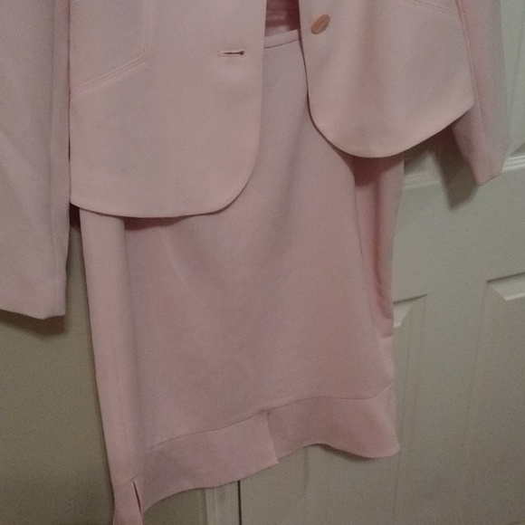 JH Collectibles Suits/ Light Pink/ - Picture 2 of 3